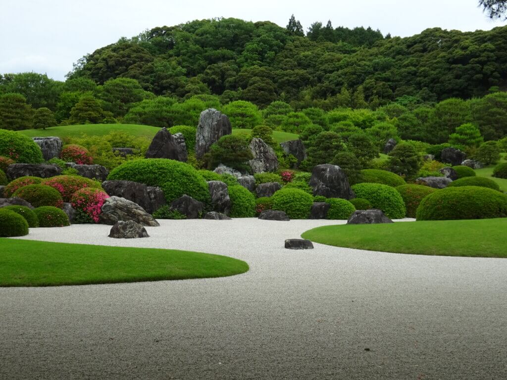 足立日美術館の日本庭園