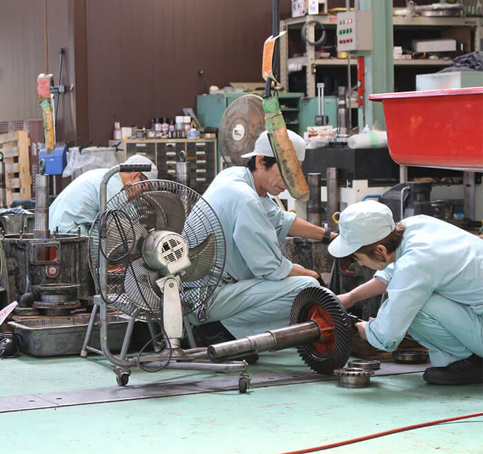 回転機会の分解組立作業「職場の雰囲気」